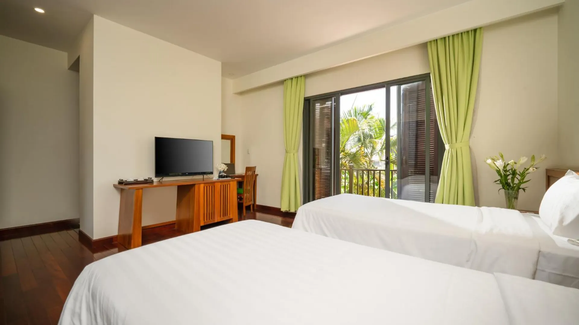 Palm Retreat Villas & Spa 会安 公寓